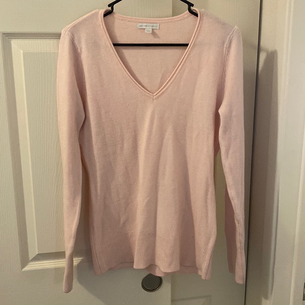 Light pink NY&Co v neck sweater